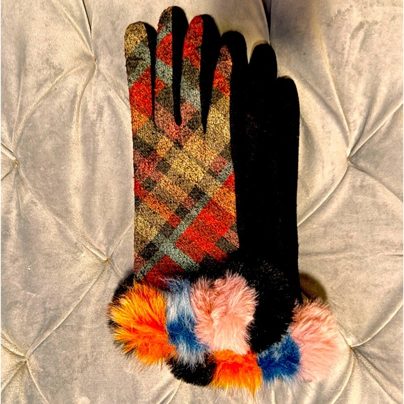 NWOT PLAID GRETA GLOVE - Picture 7 of 12